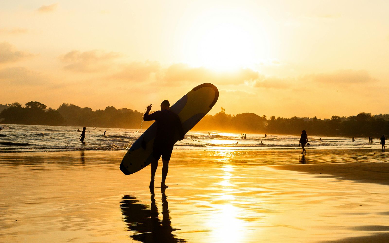 Surfing and Kite Surfing